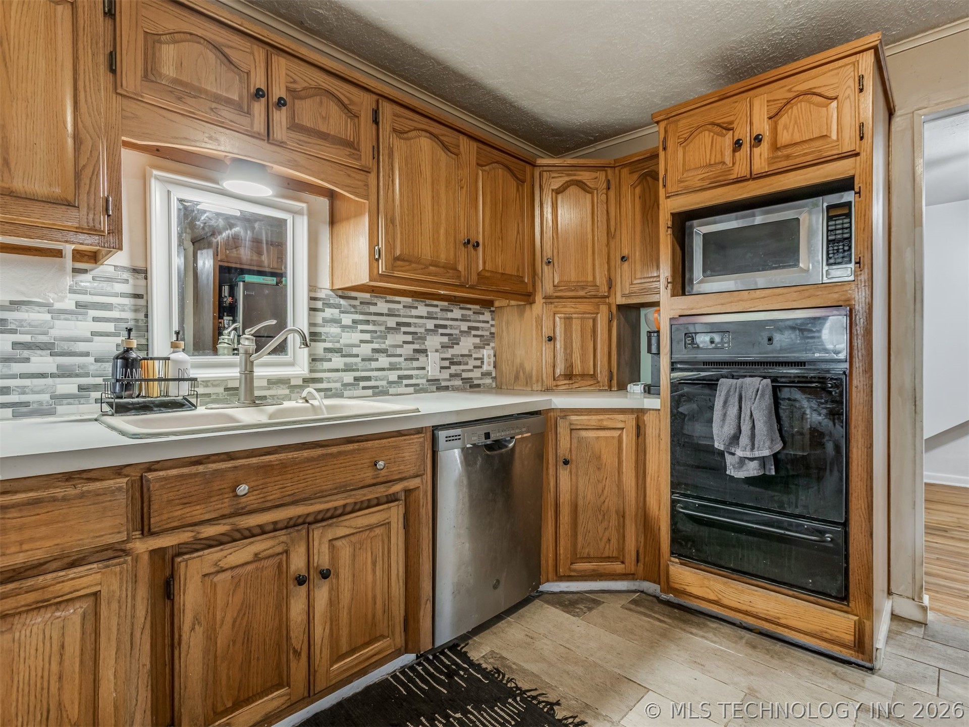 4886 S Vancouver Avenue Property Photo 14