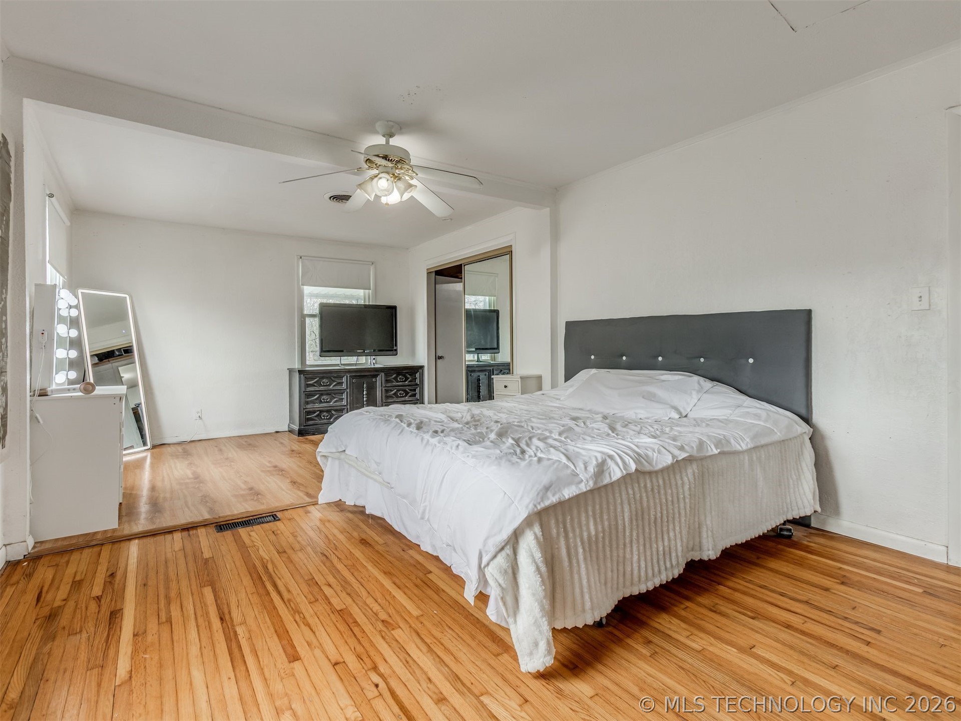 4886 S Vancouver Avenue Property Photo 21