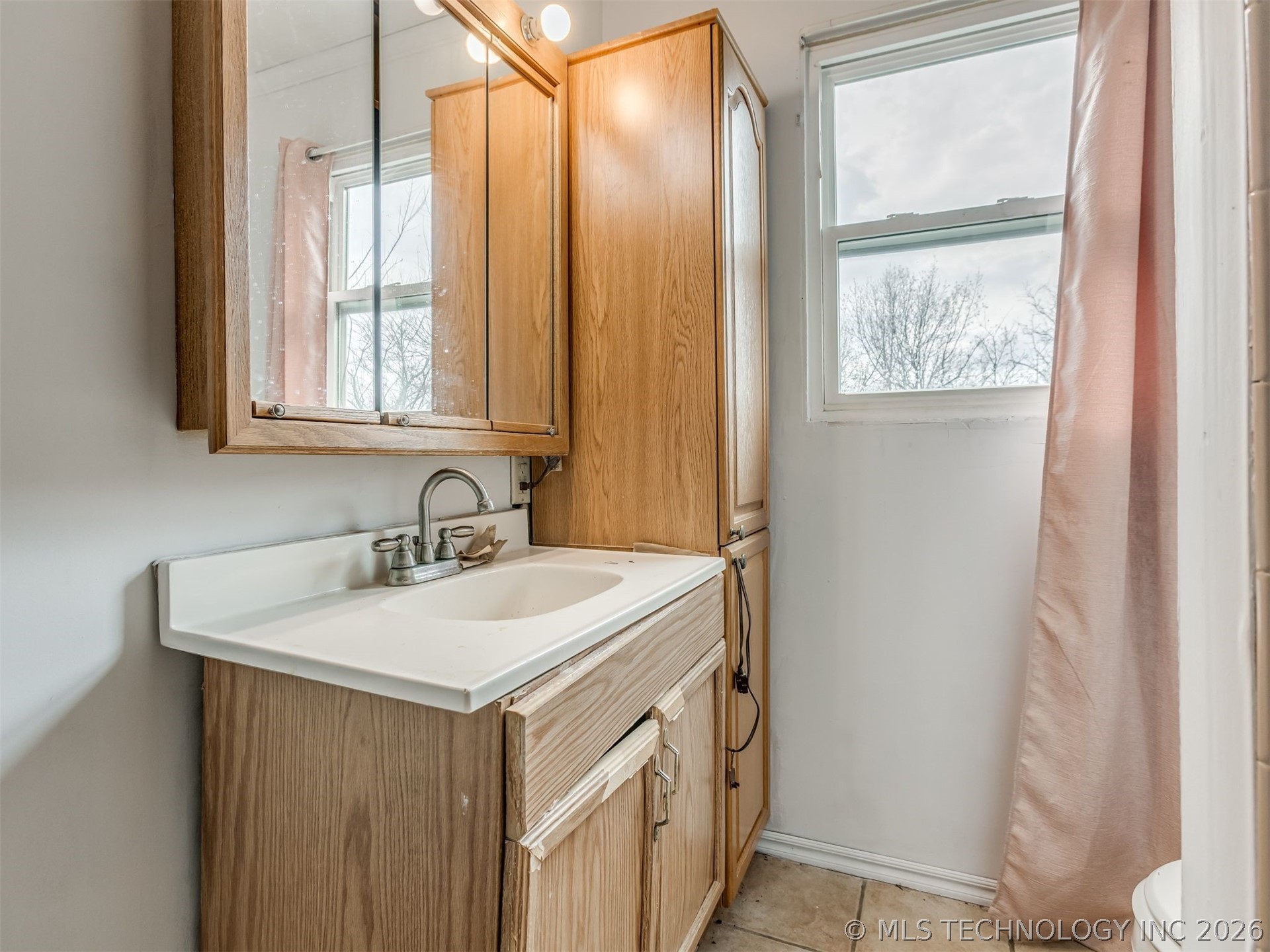 4886 S Vancouver Avenue Property Photo 36