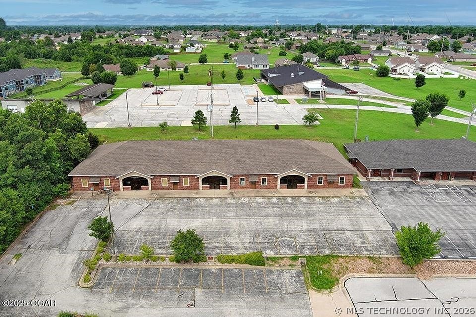 2702 Cunningham Avenue Property Photo 4