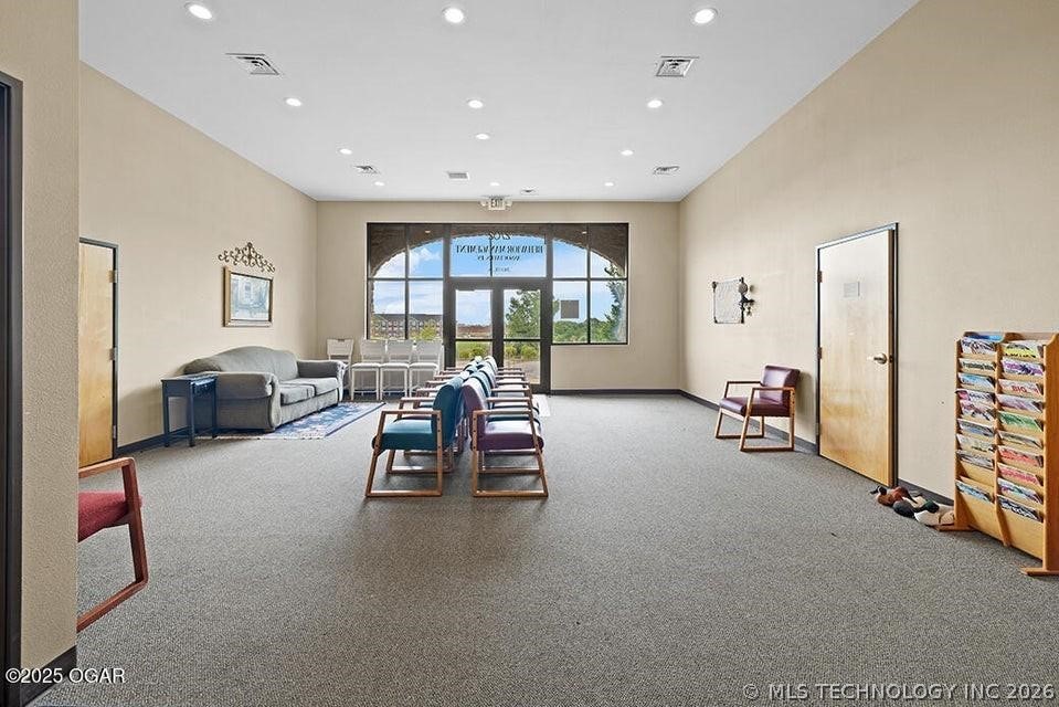 2702 Cunningham Avenue Property Photo 8