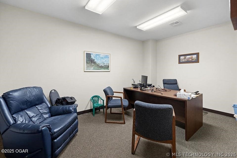 2702 Cunningham Avenue Property Photo 10