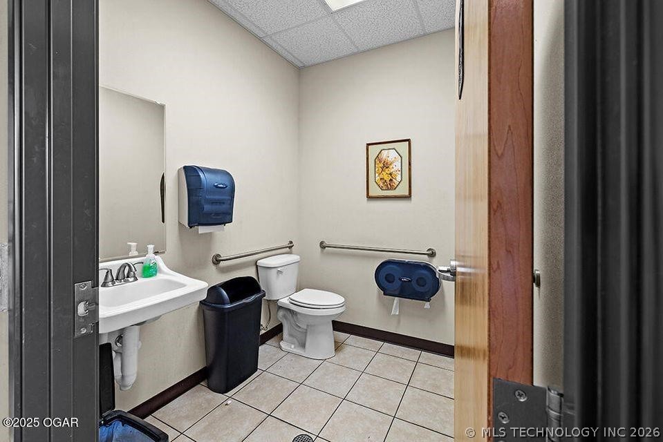 2702 Cunningham Avenue Property Photo 26