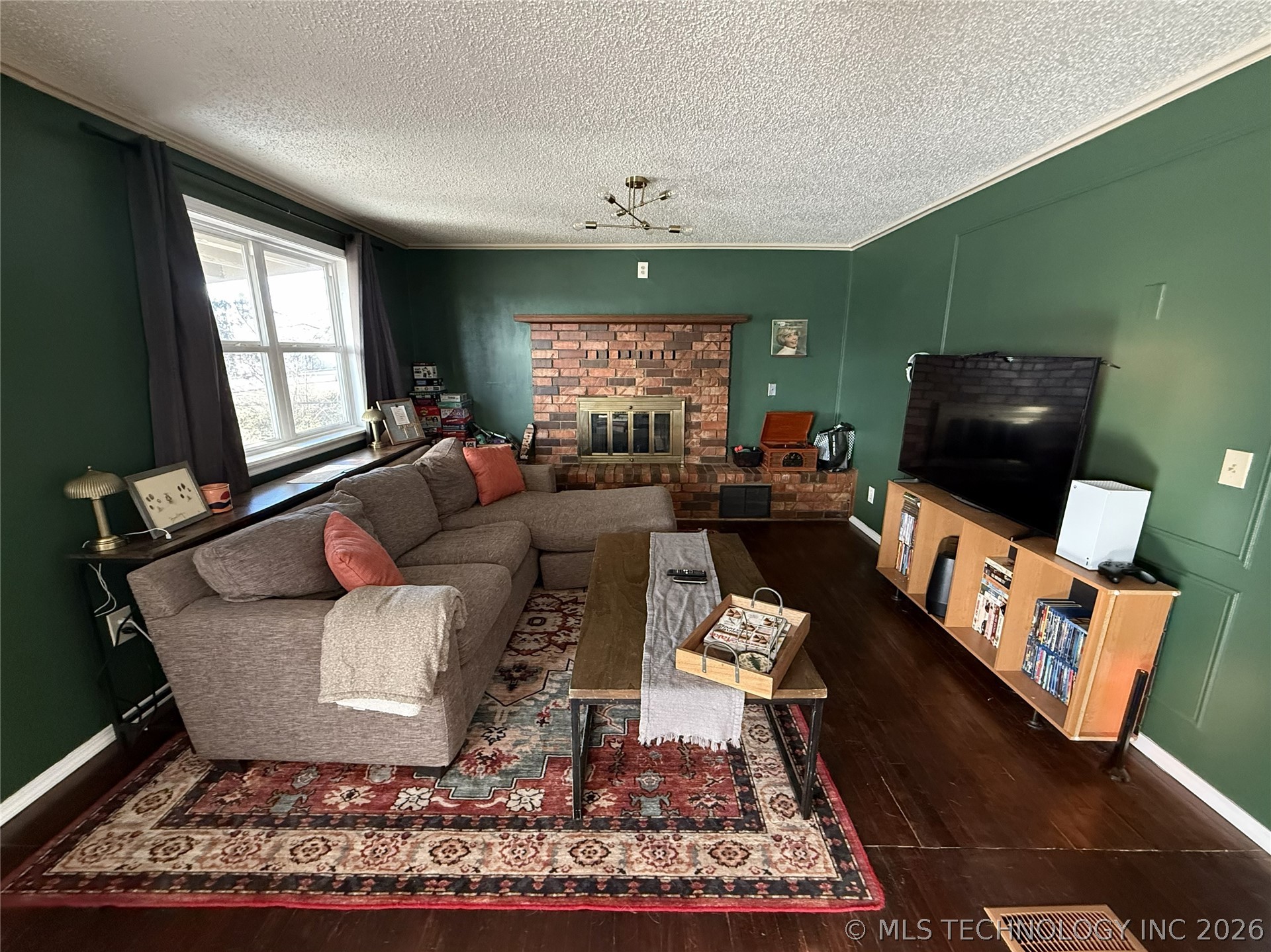 1109 S Chestnut Street Property Photo 2