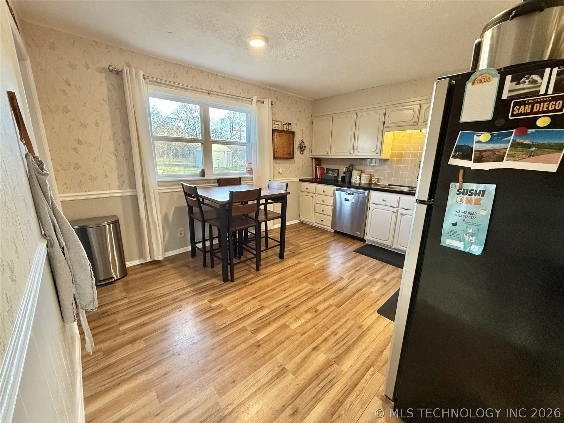 1109 S Chestnut Street Property Photo 4