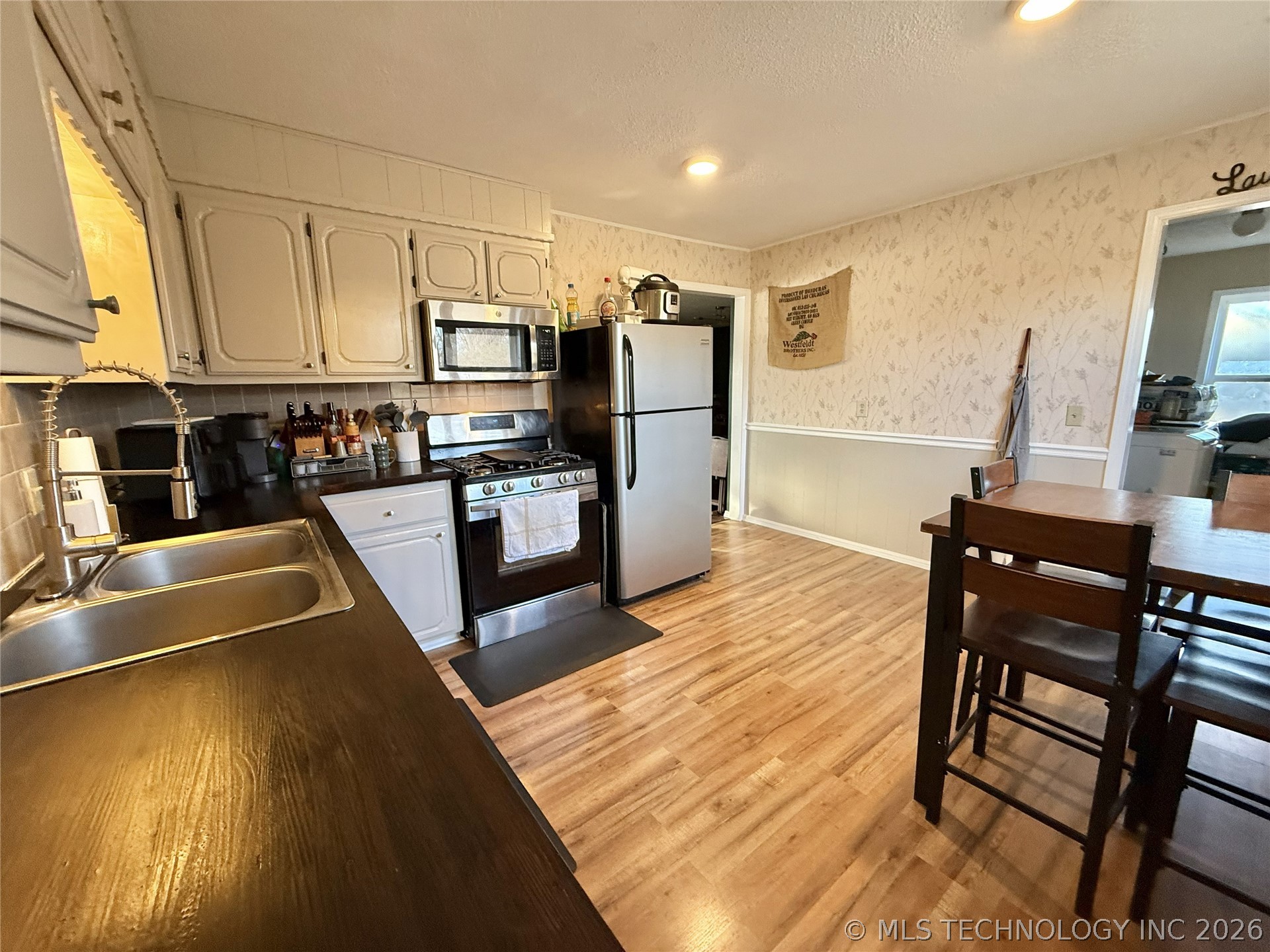 1109 S Chestnut Street Property Photo 5