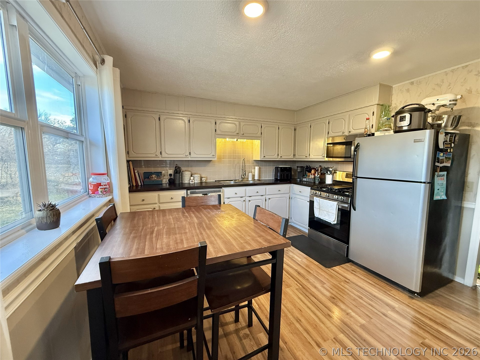 1109 S Chestnut Street Property Photo 6