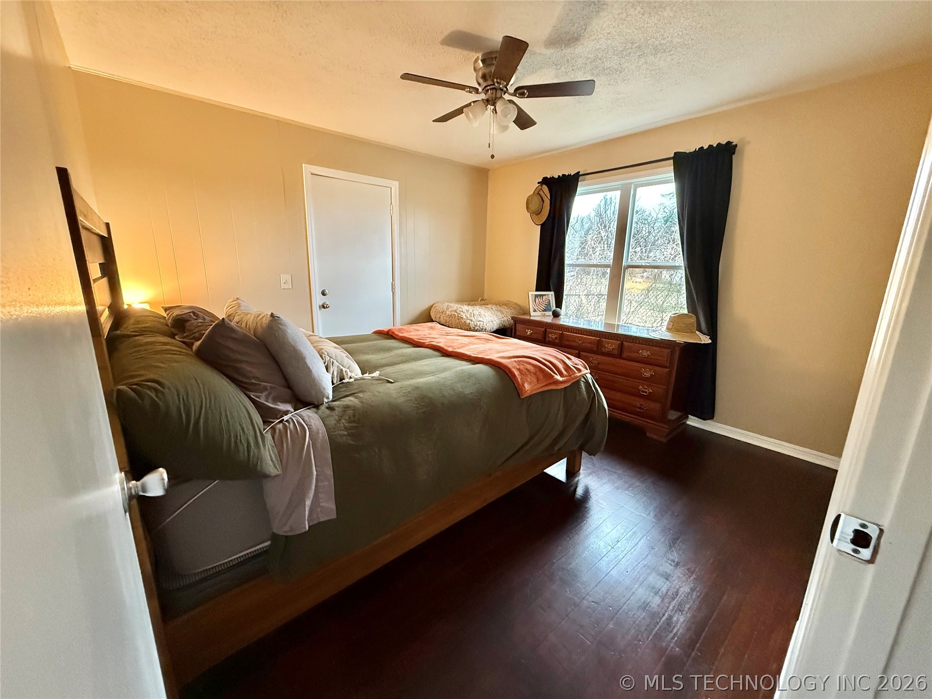 1109 S Chestnut Street Property Photo 8