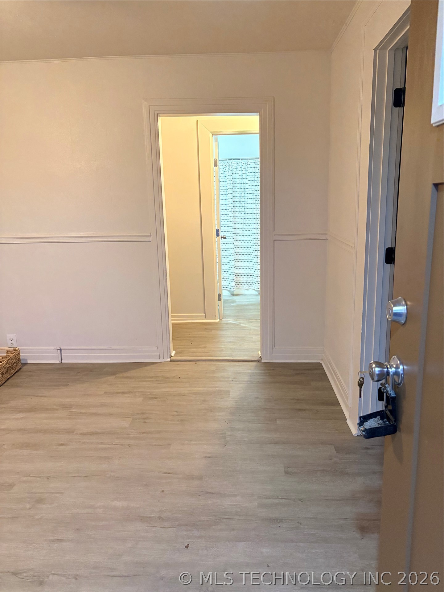 505 W 5th Street Property Photo 2