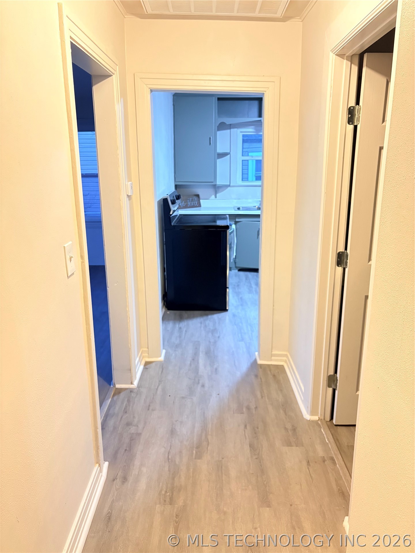 505 W 5th Street Property Photo 4