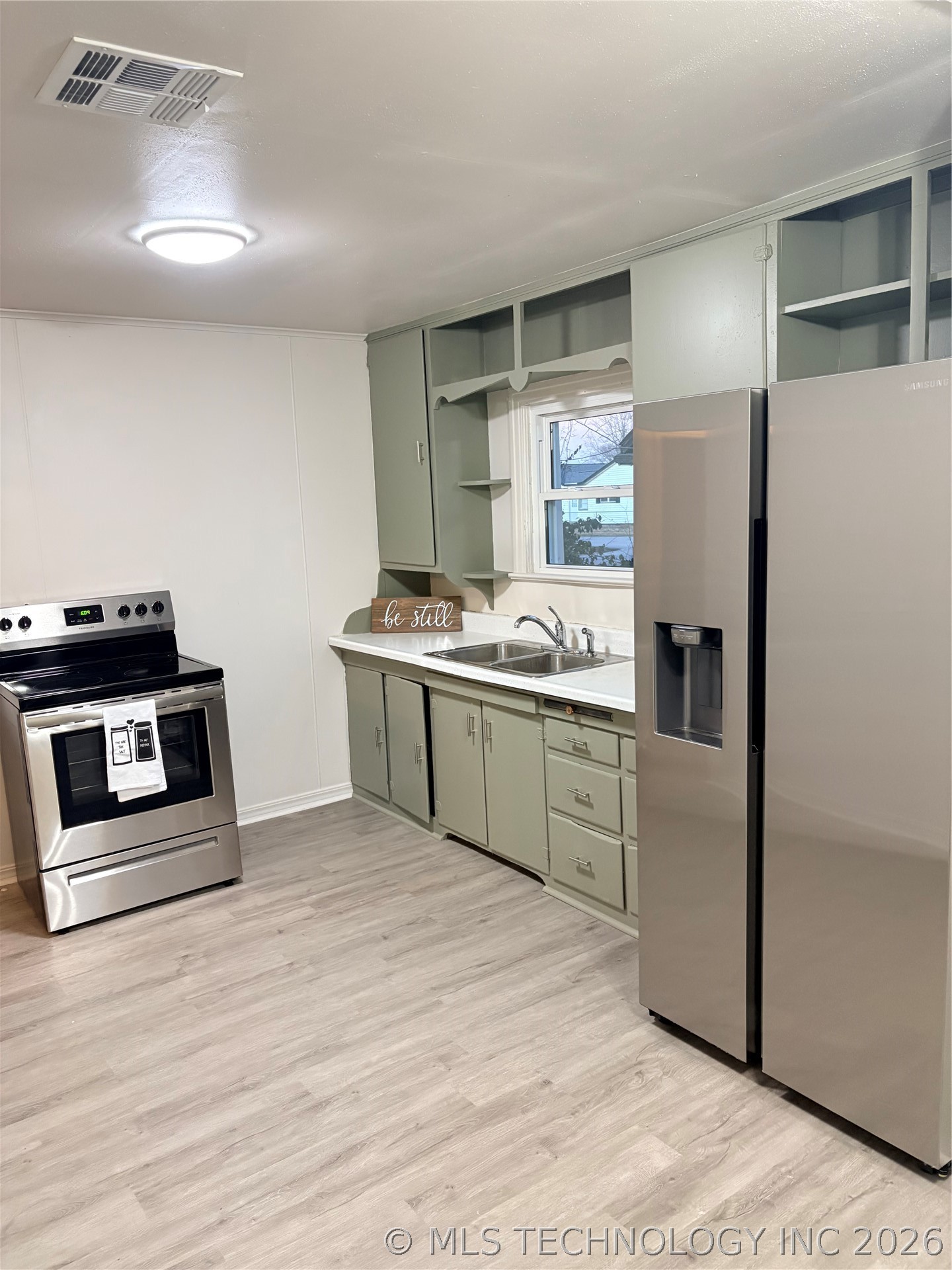 505 W 5th Street Property Photo 6