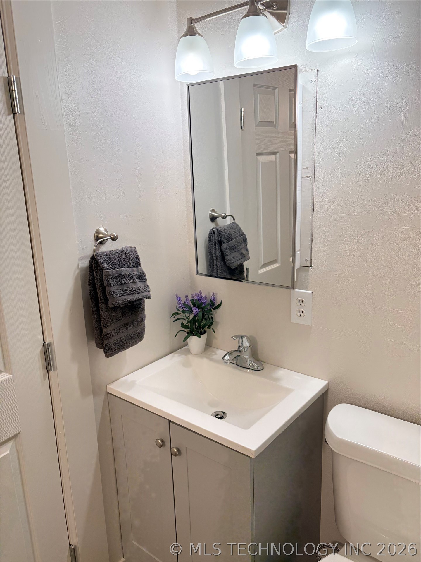 505 W 5th Street Property Photo 8