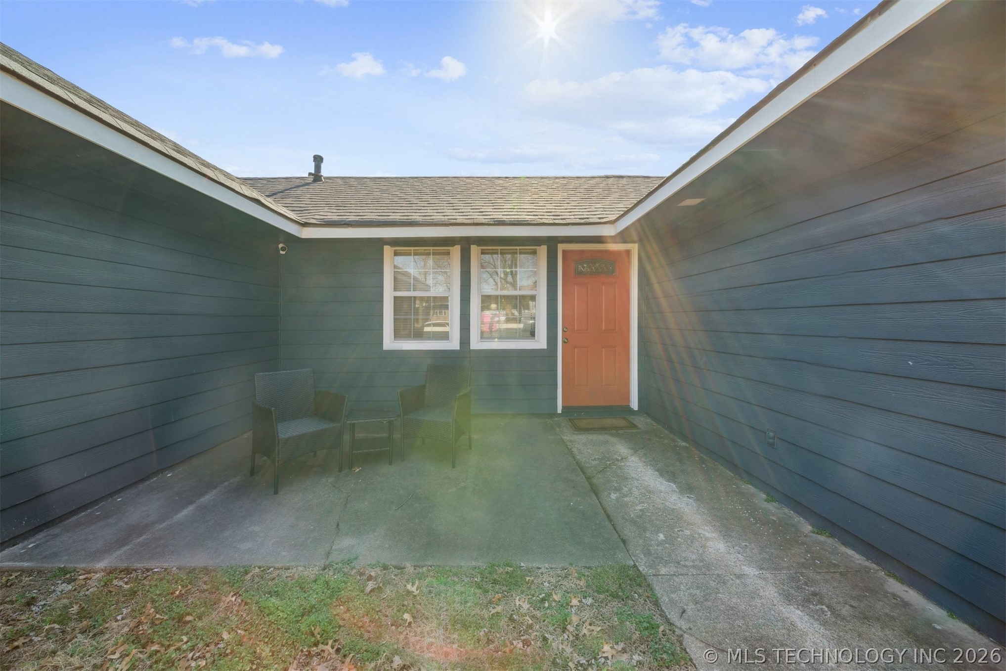 18550 E Admiral Boulevard Property Photo 2