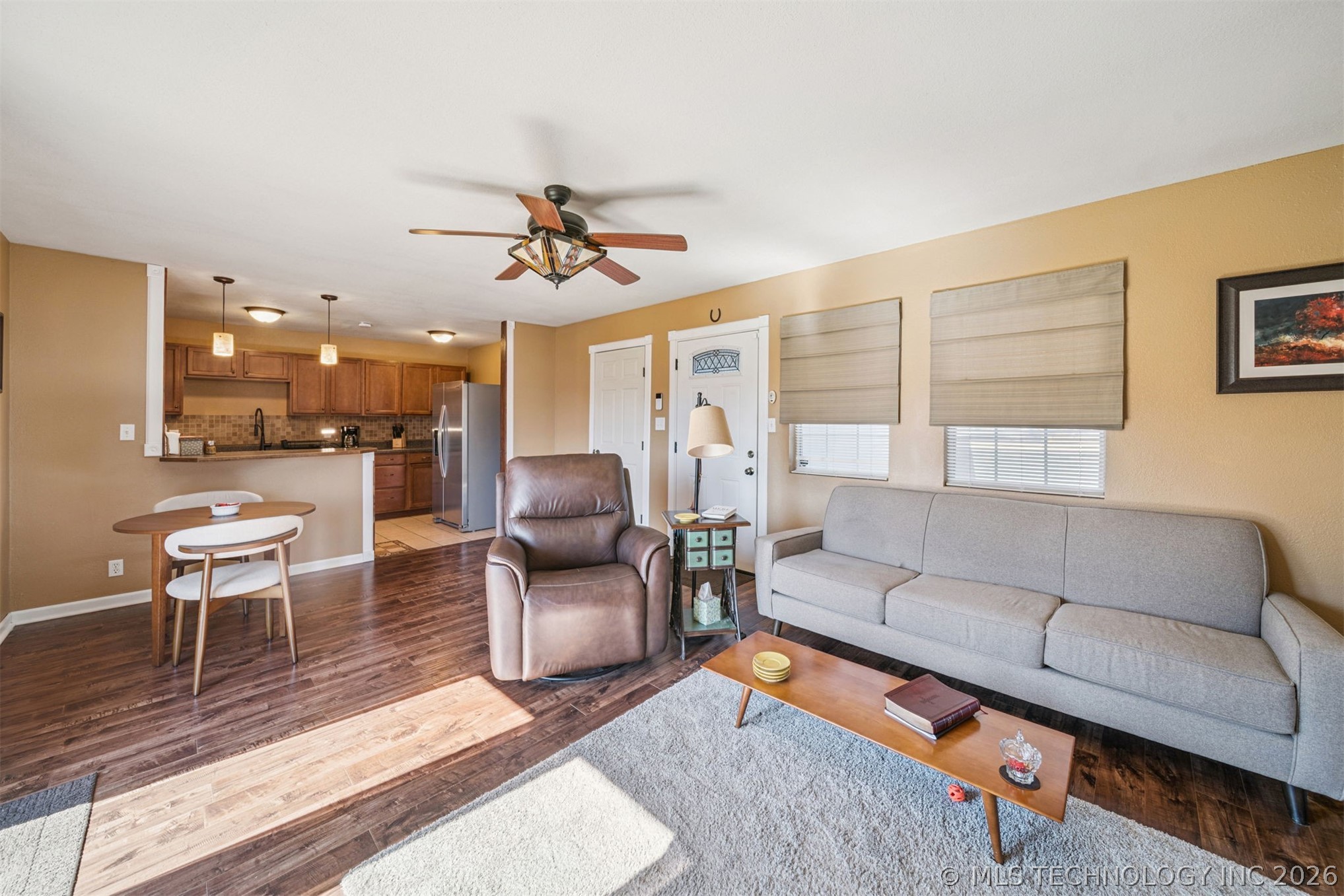 18550 E Admiral Boulevard Property Photo 3