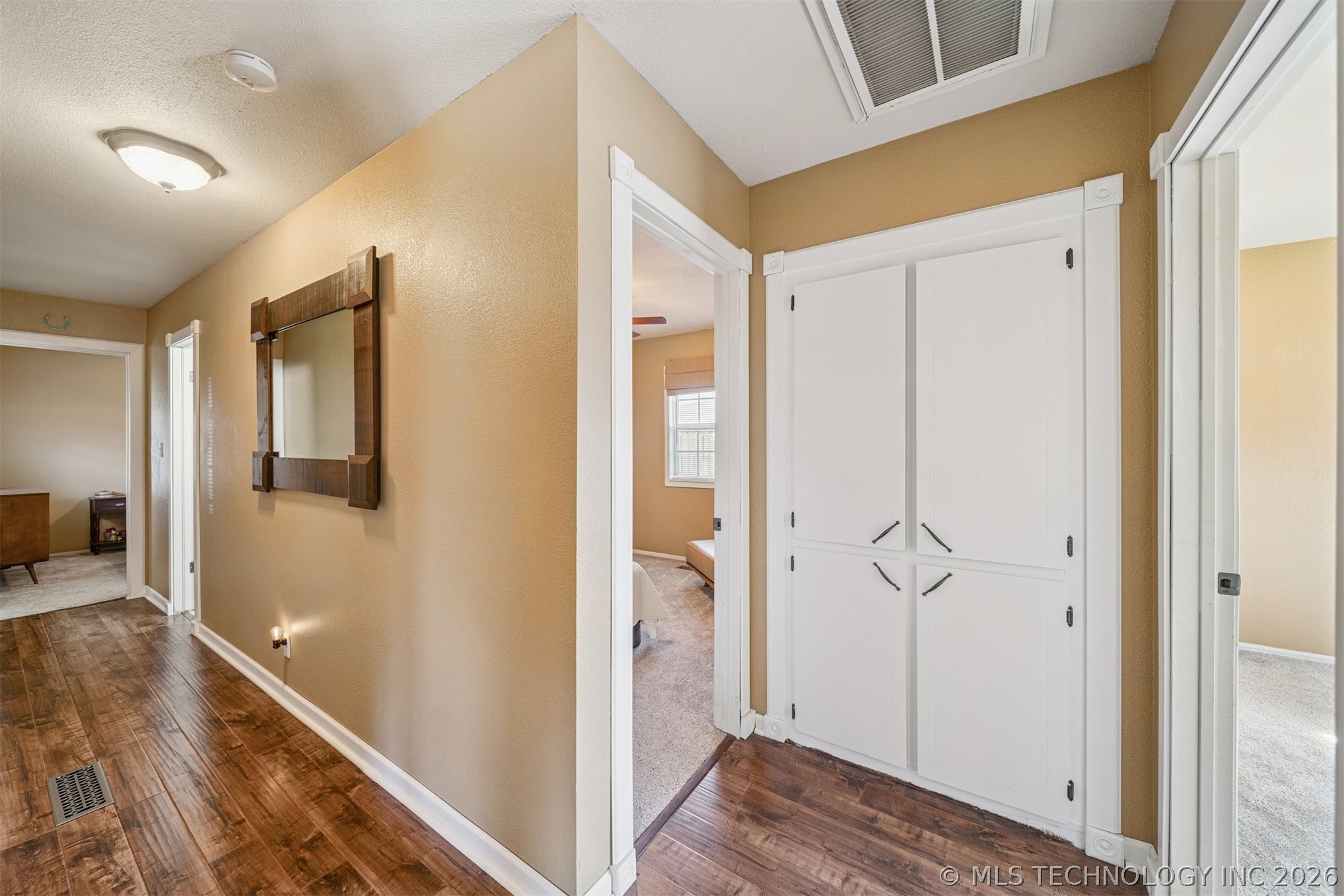 18550 E Admiral Boulevard Property Photo 7