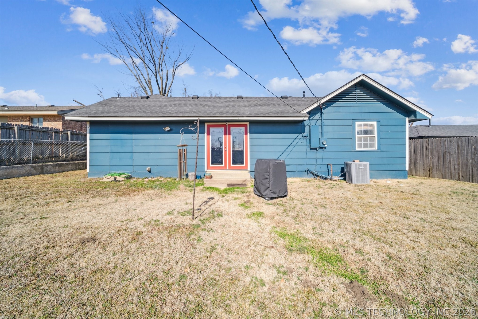 18550 E Admiral Boulevard Property Photo 15