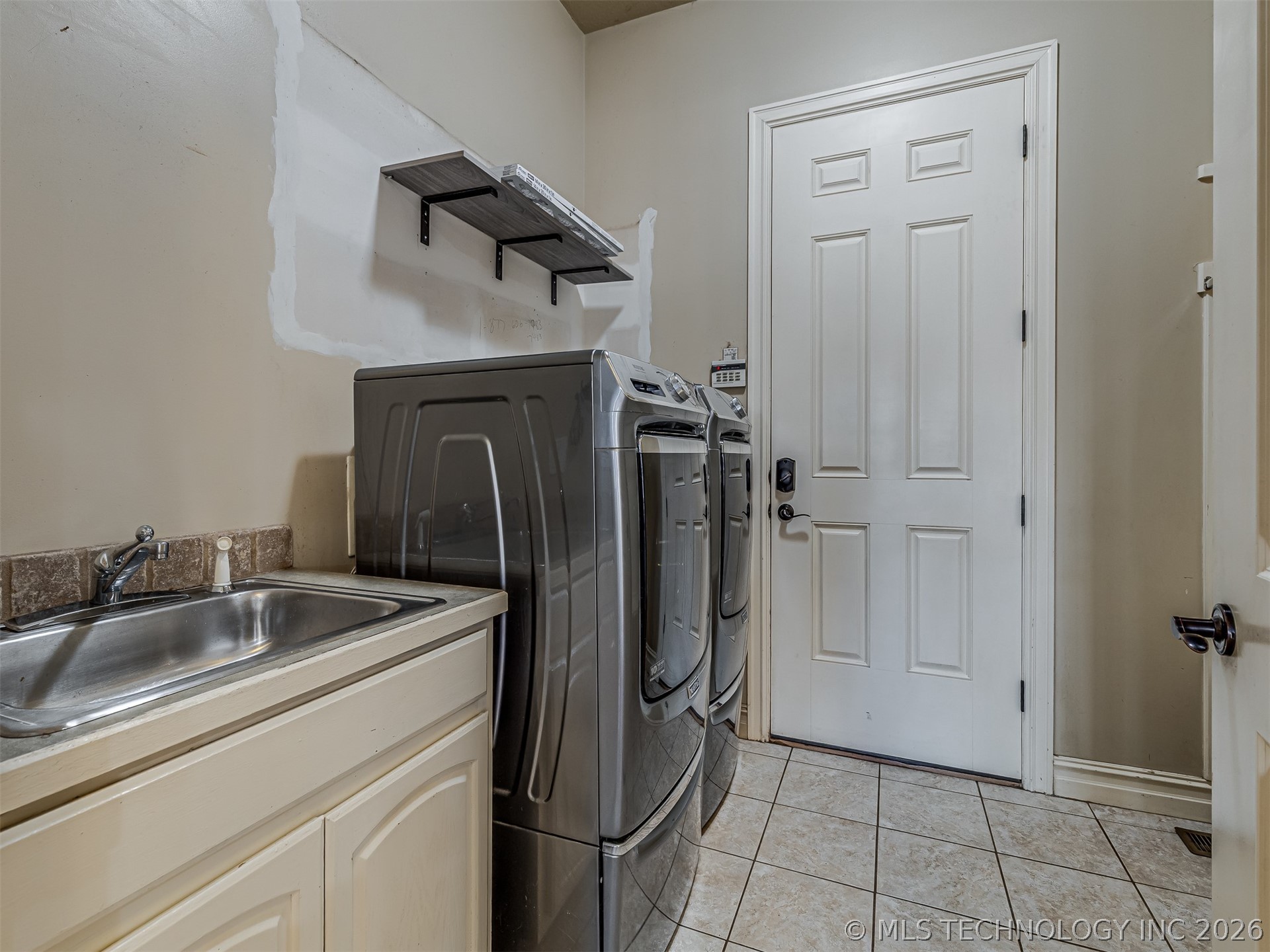 10524 S 91st East Avenue Property Photo 43