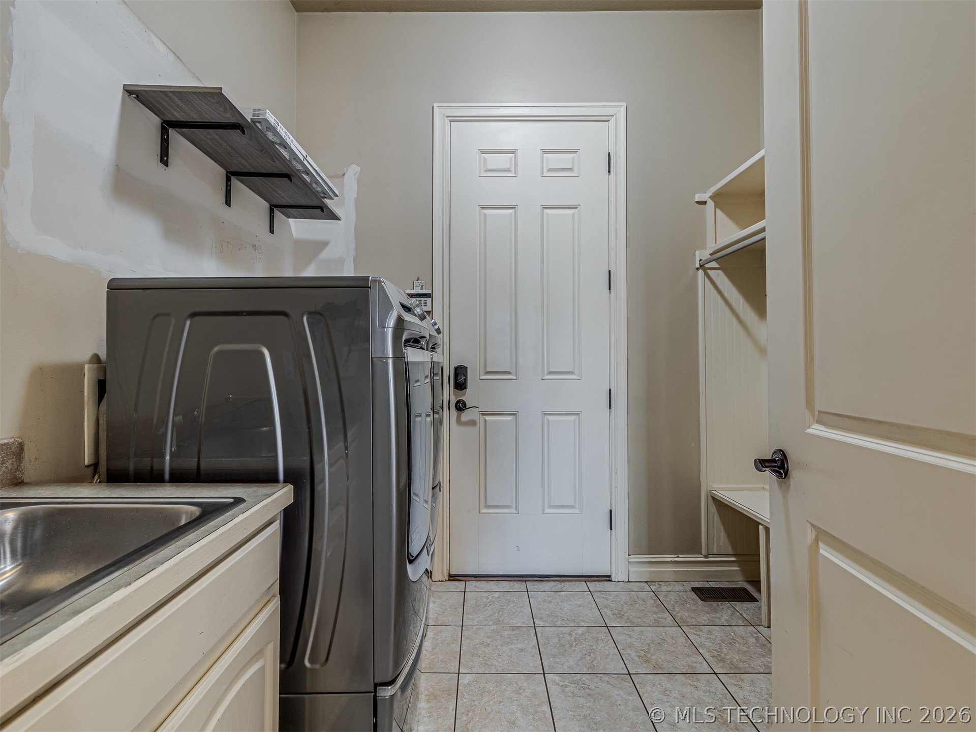 10524 S 91st East Avenue Property Photo 44