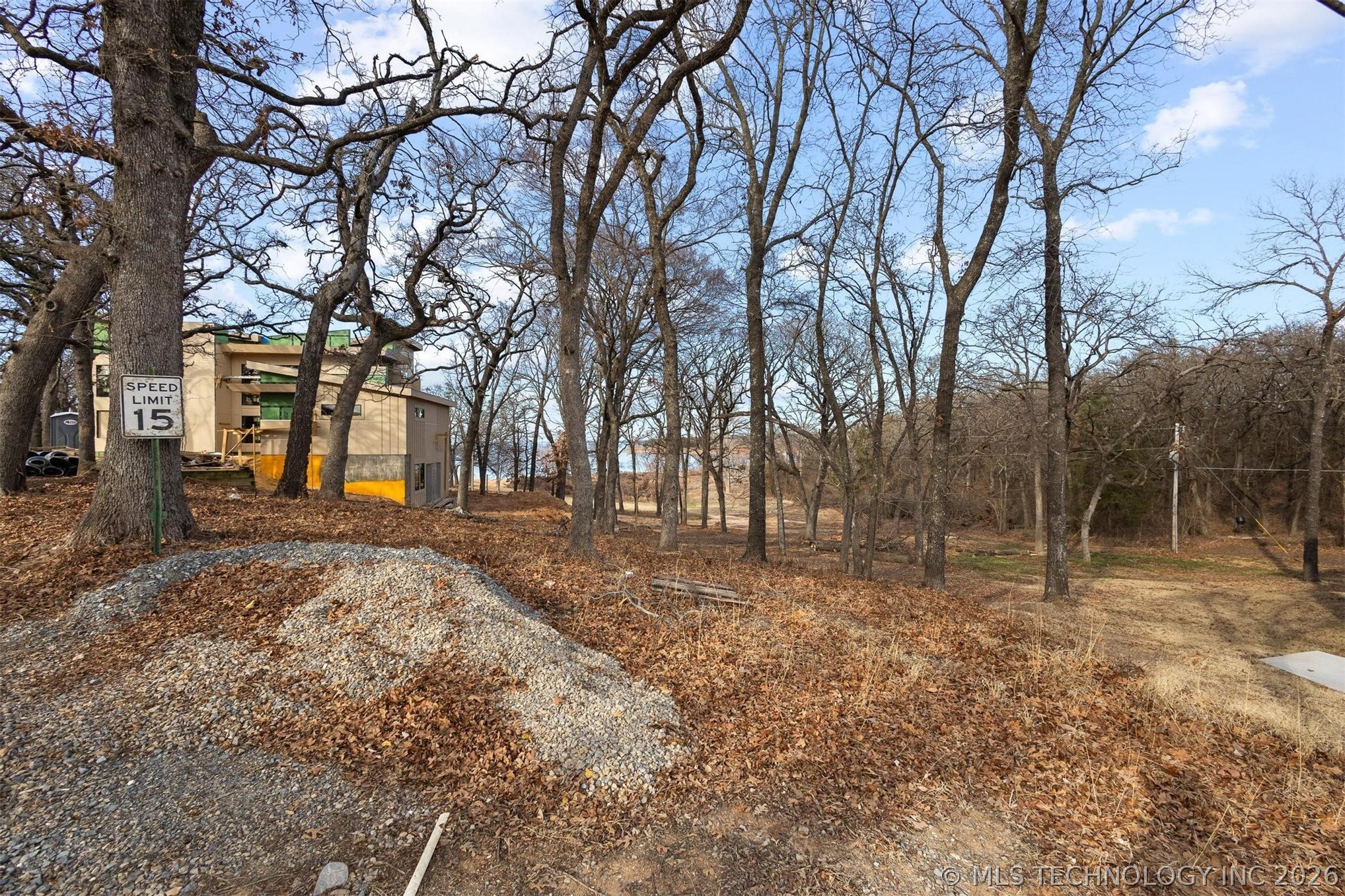 Cove Road Property Photo 5