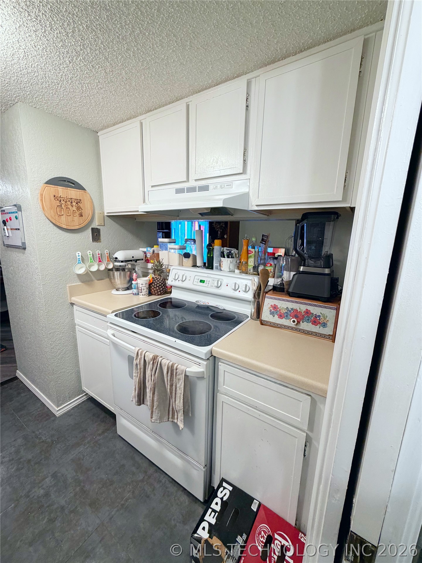 2210 E 66th Place 17b3 Property Photo 8