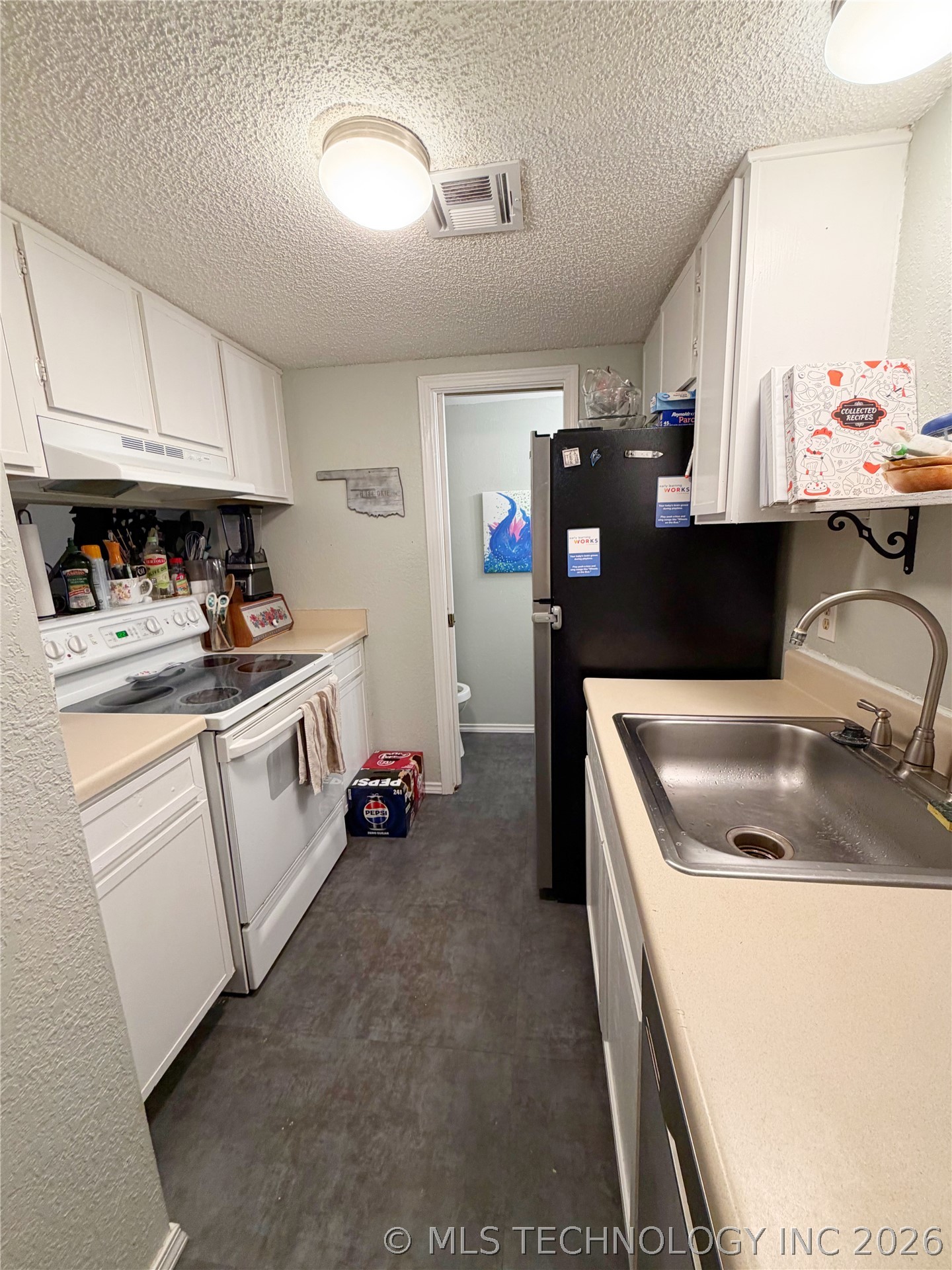 2210 E 66th Place 17b3 Property Photo 9