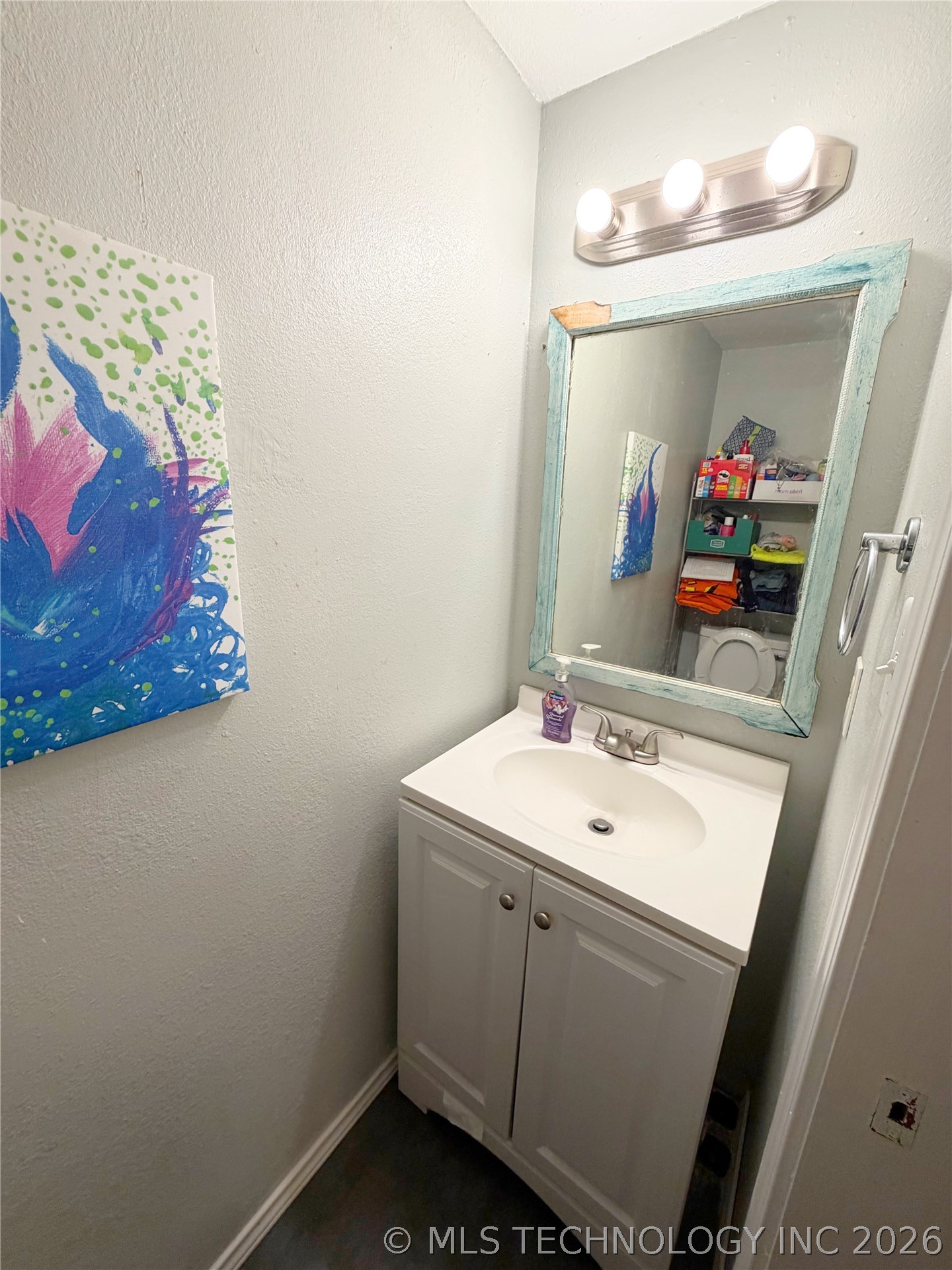 2210 E 66th Place 17b3 Property Photo 10