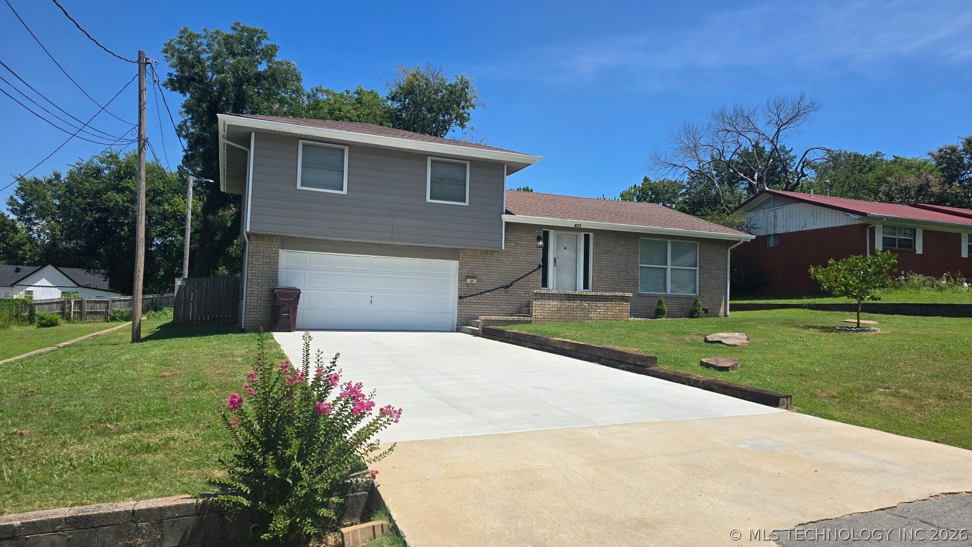 411 S 3rd Property Photo 3