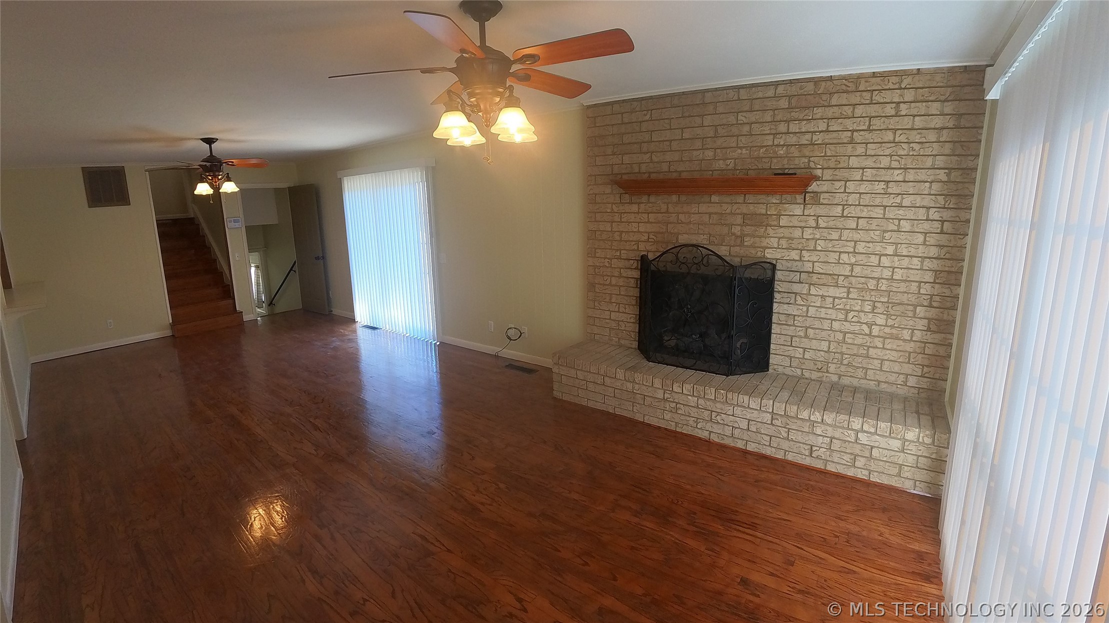 411 S 3rd Property Photo 9