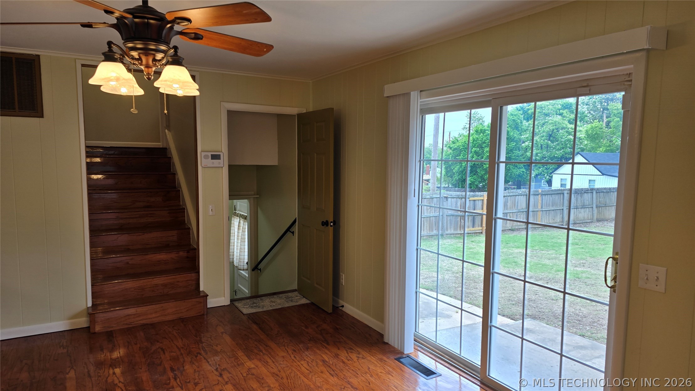 411 S 3rd Property Photo 14