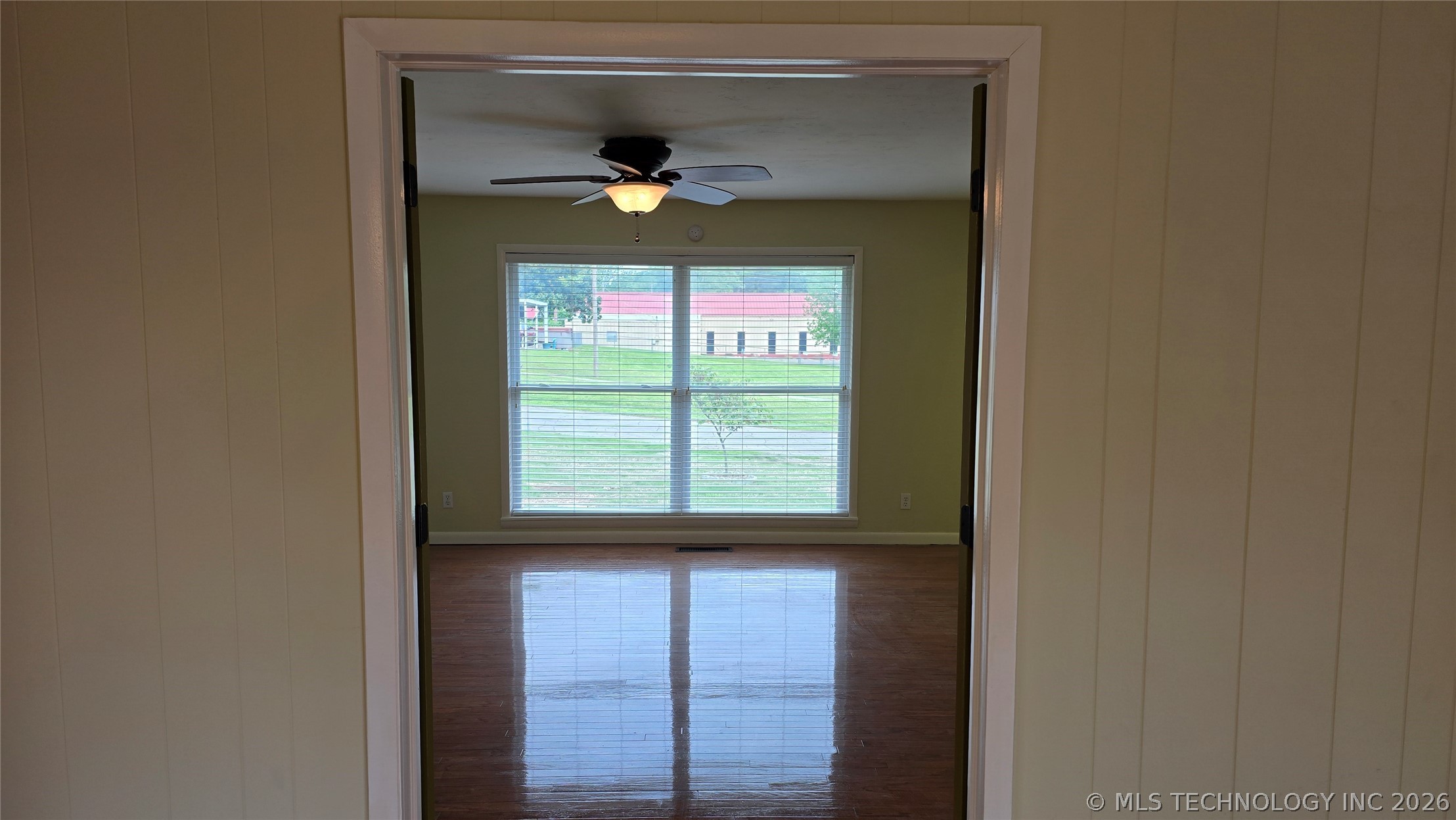 411 S 3rd Property Photo 15