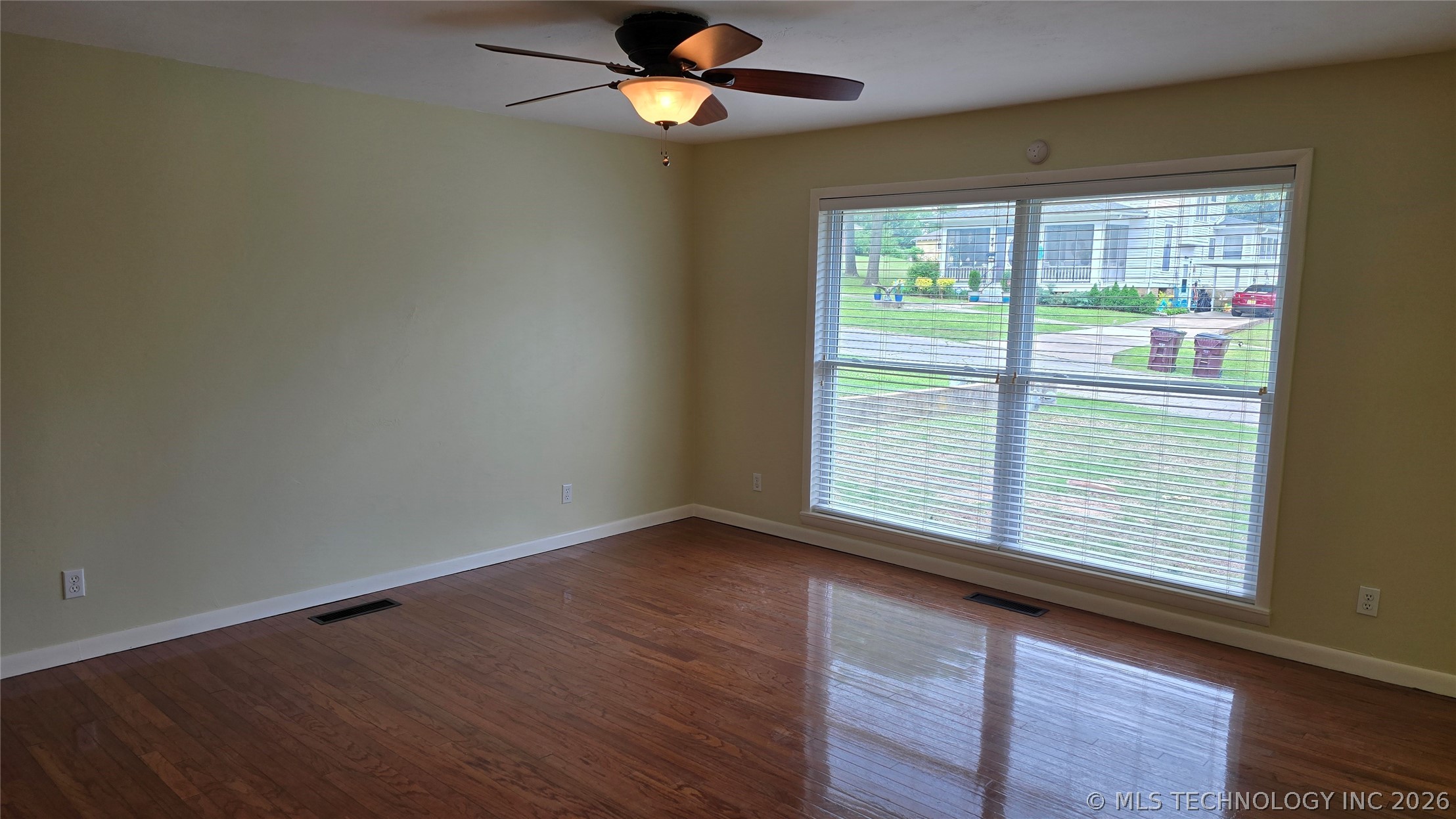 411 S 3rd Property Photo 19