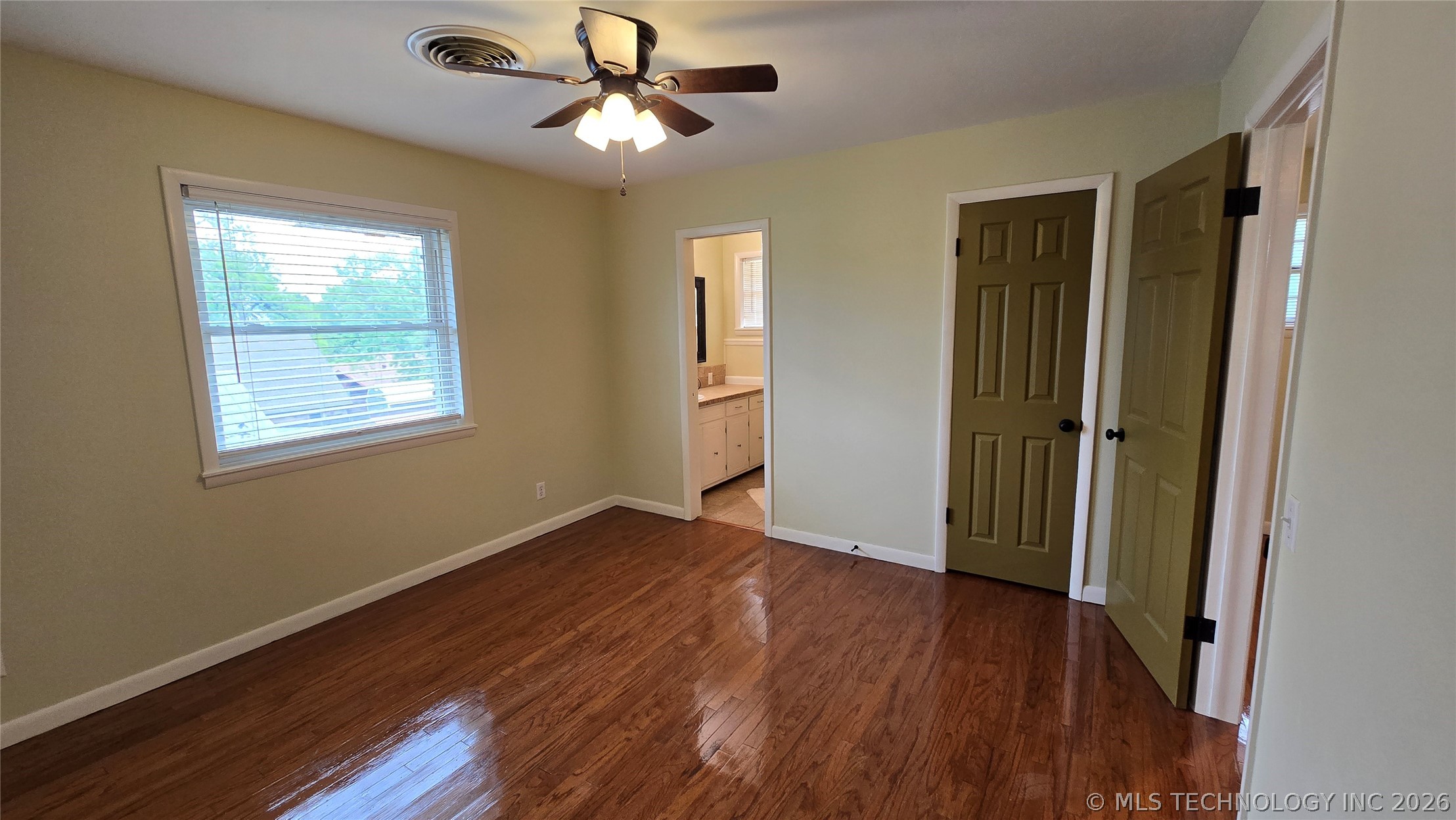 411 S 3rd Property Photo 31