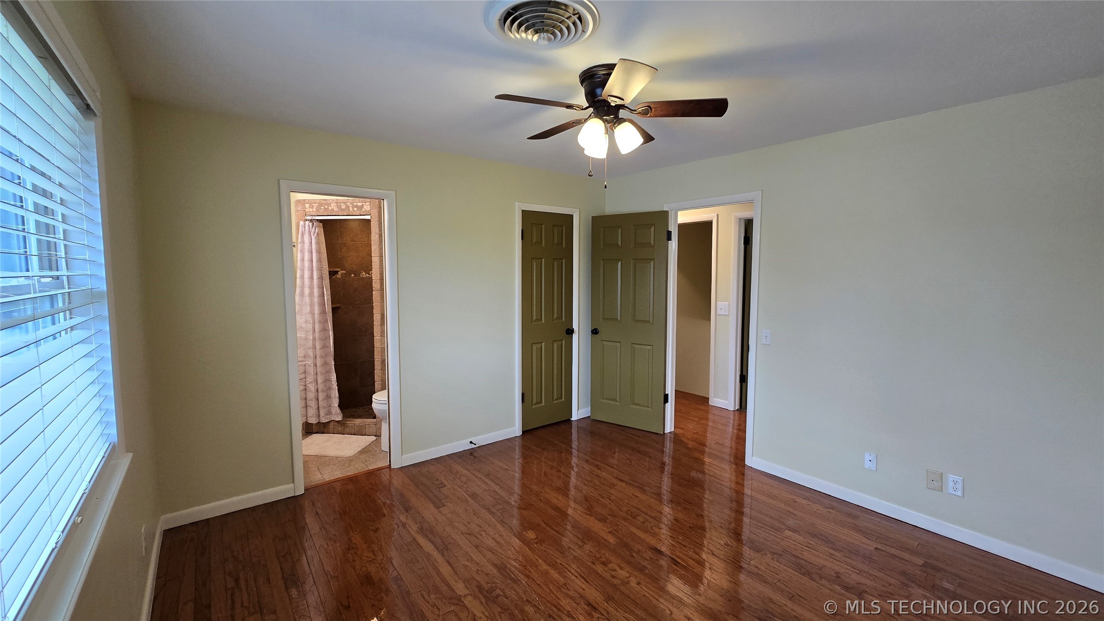 411 S 3rd Property Photo 32