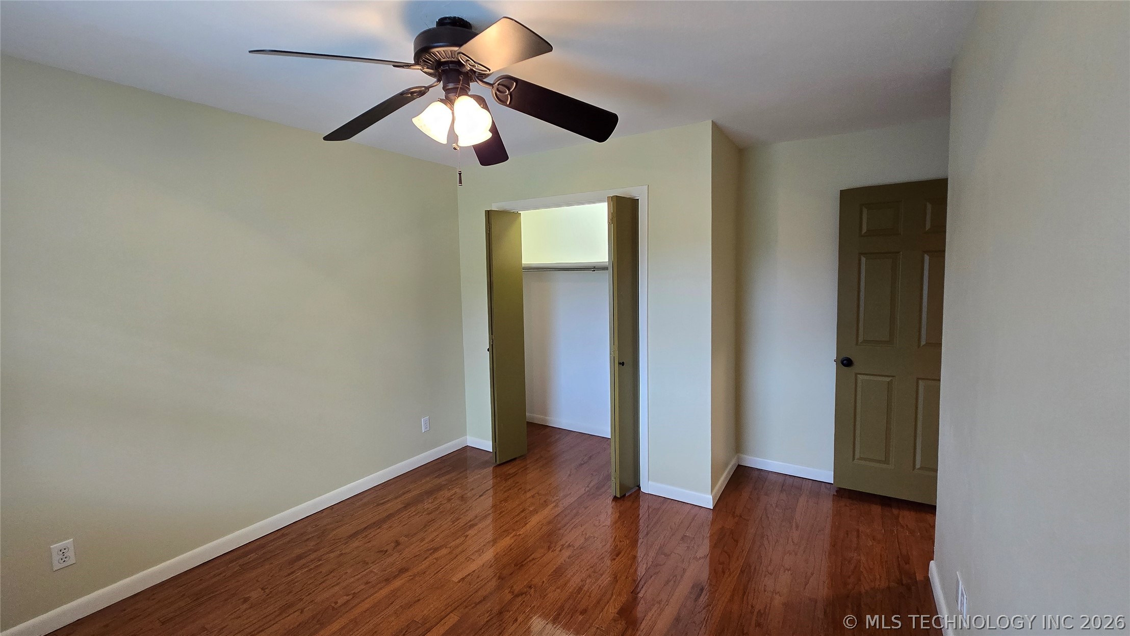 411 S 3rd Property Photo 38