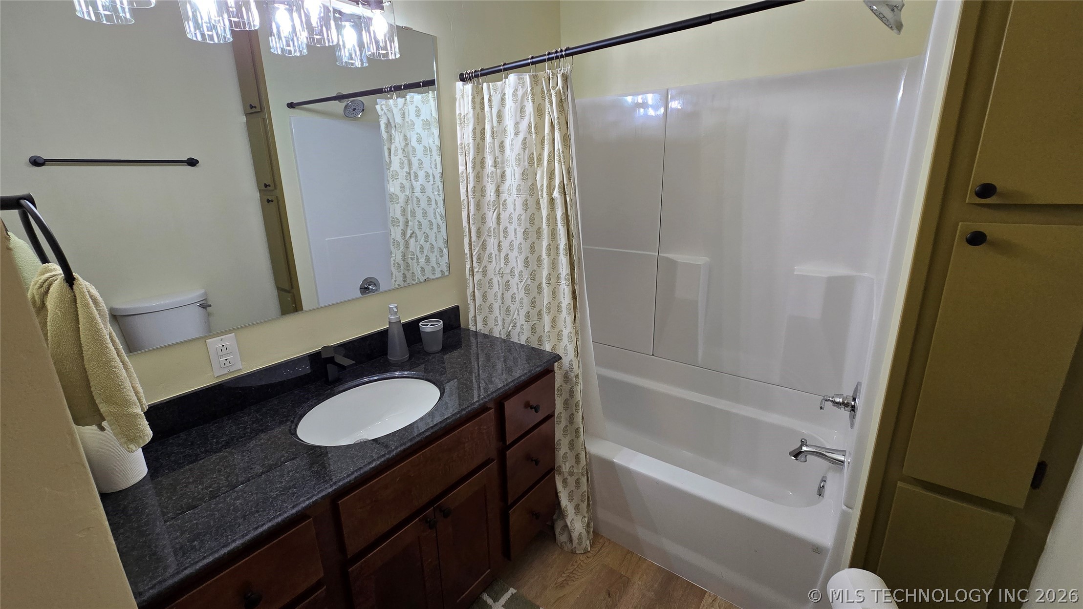 411 S 3rd Property Photo 41