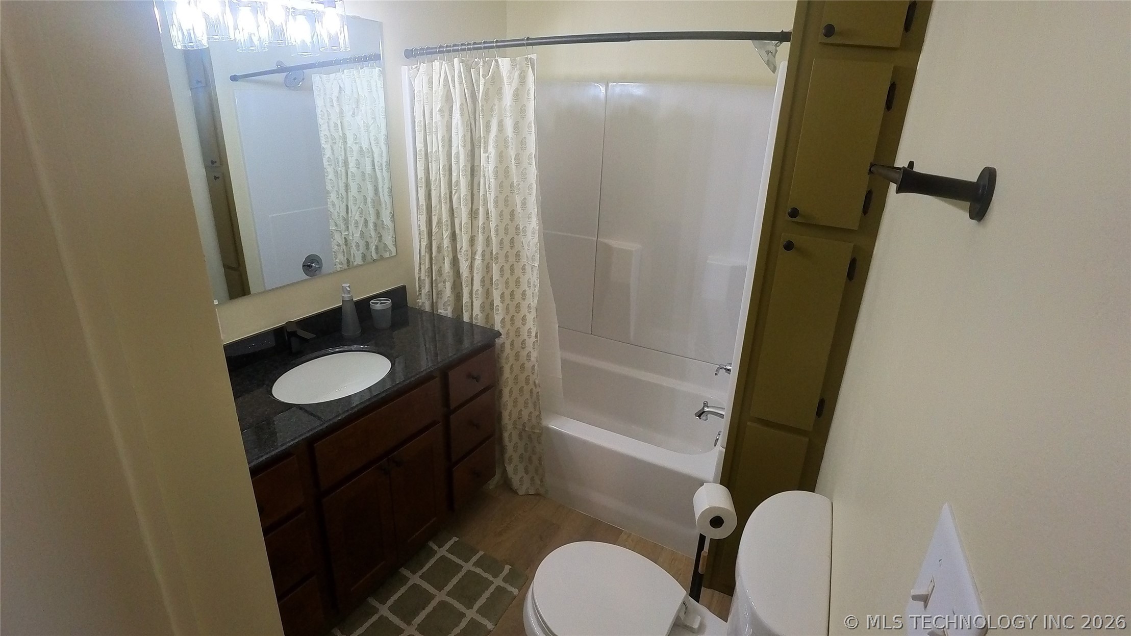 411 S 3rd Property Photo 42