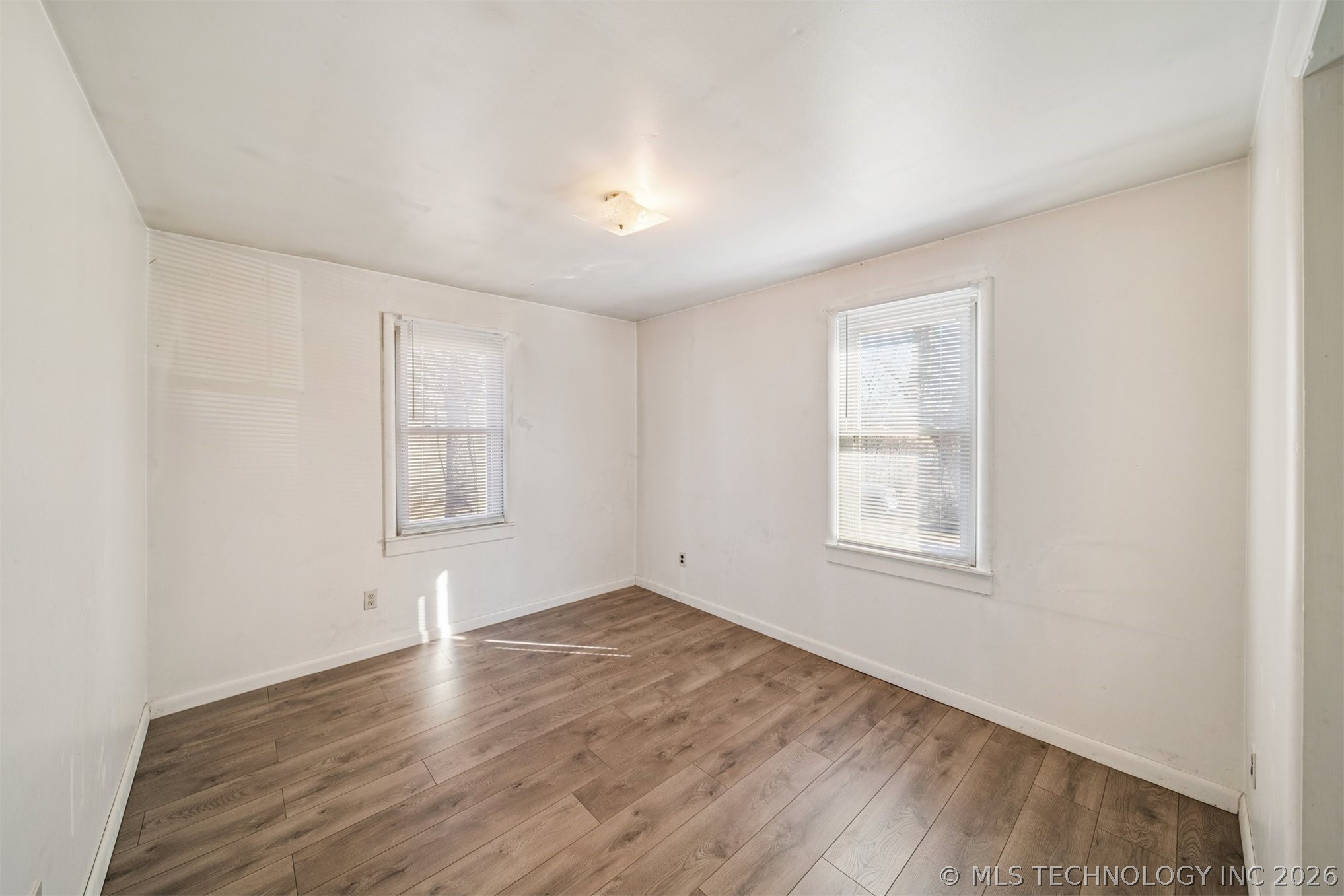 2596 E 599 Property Photo 7