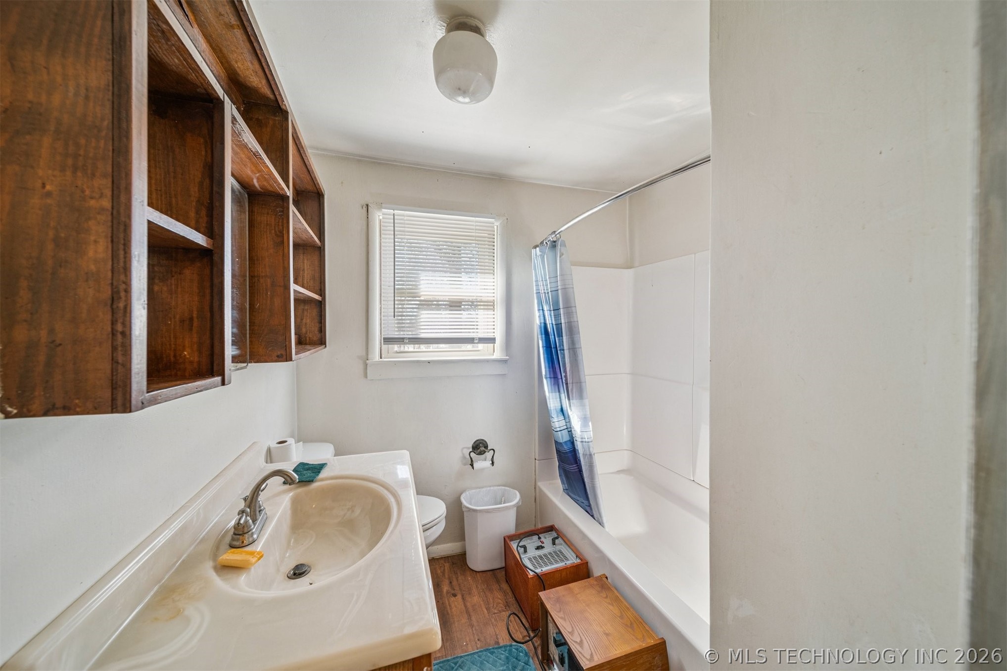 2596 E 599 Property Photo 9