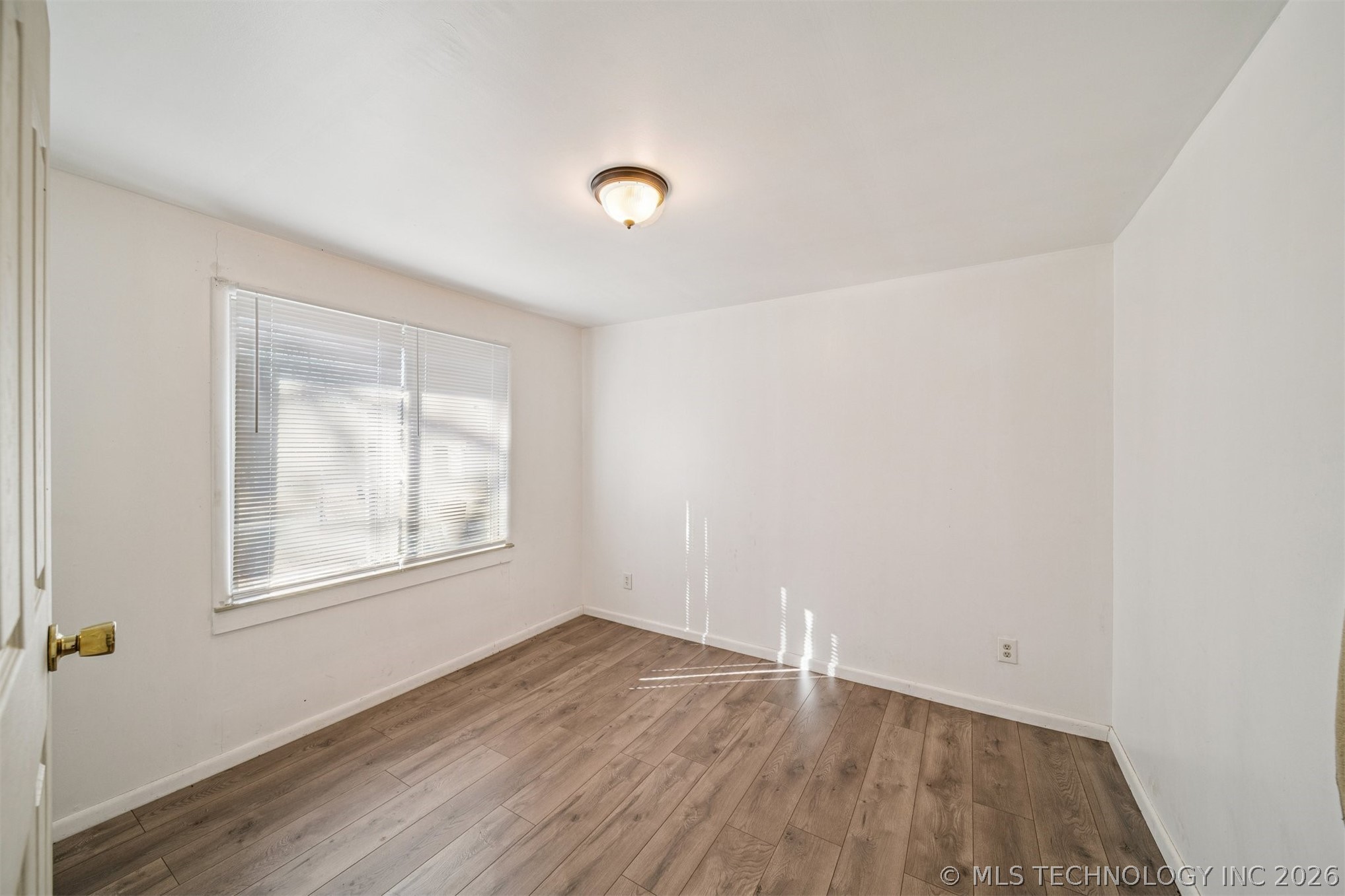 2596 E 599 Property Photo 10