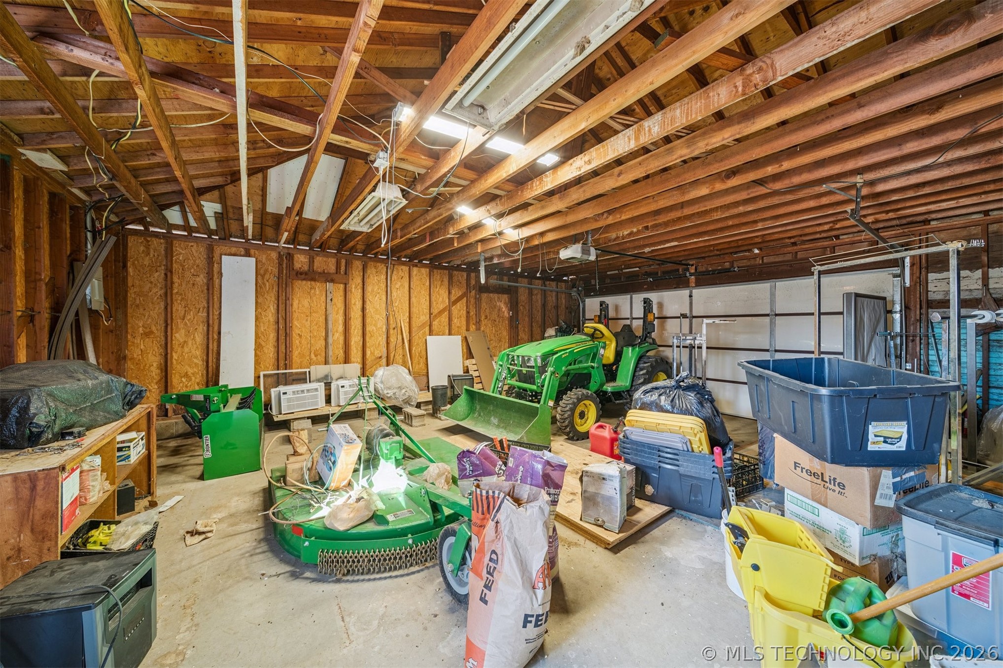 2596 E 599 Property Photo 11