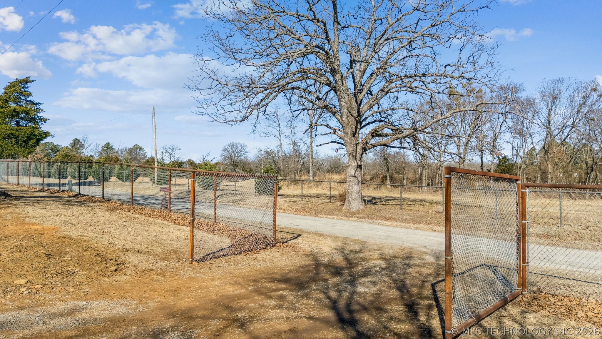 2596 E 599 Property Photo 15