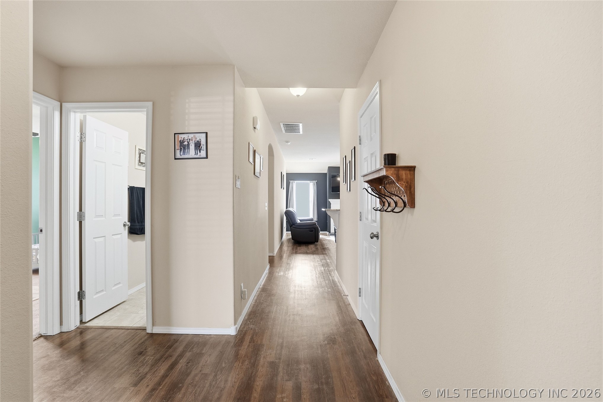 14810 E 37th Street Property Photo 4