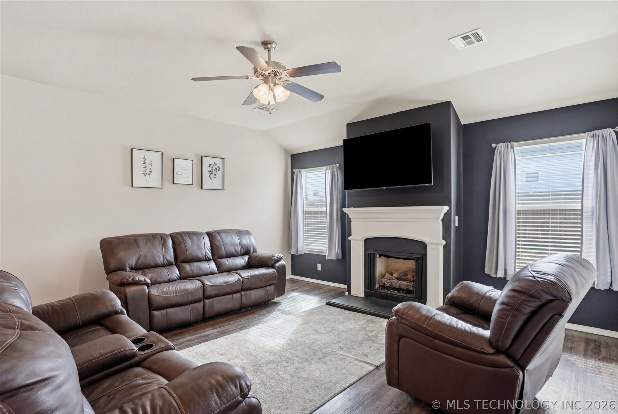14810 E 37th Street Property Photo 8