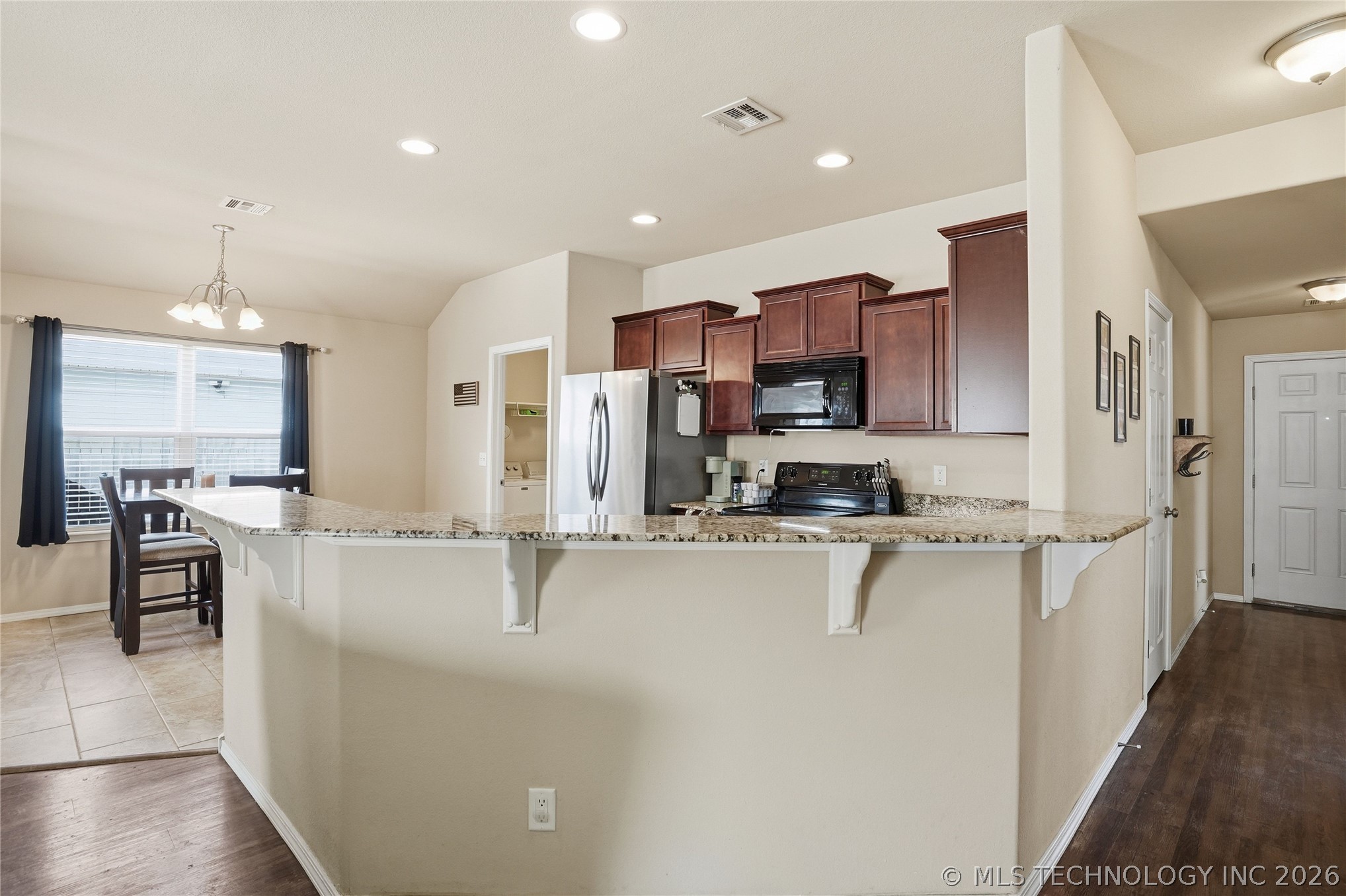 14810 E 37th Street Property Photo 16