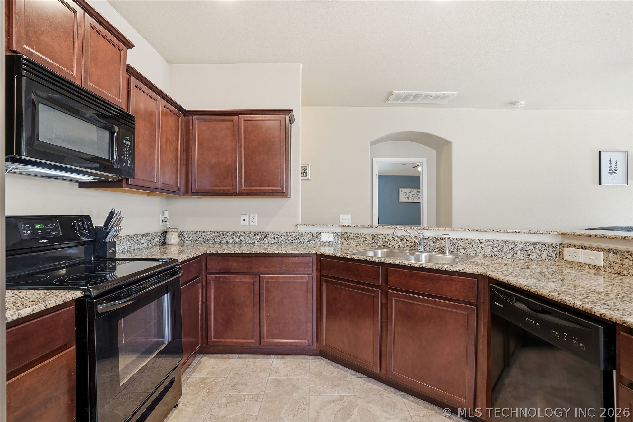 14810 E 37th Street Property Photo 19