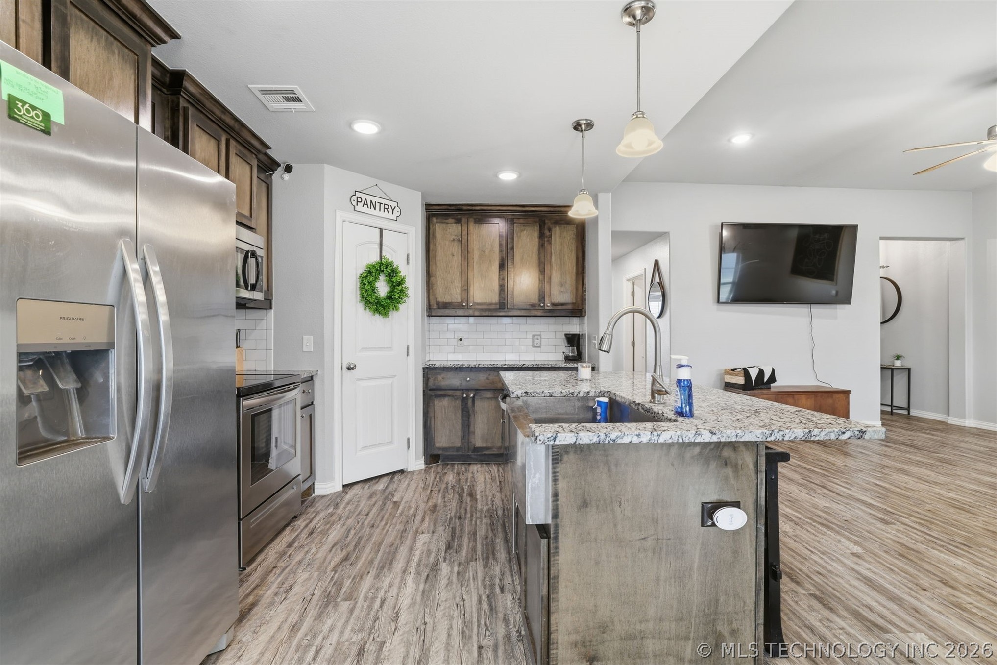 106 Santa Monica Property Photo 8