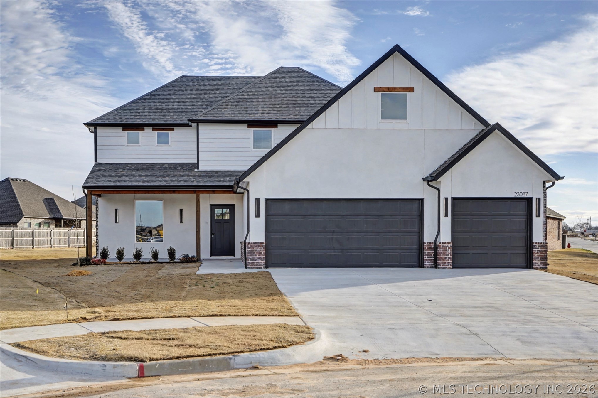 23087 E 106th Place S Property Photo 1