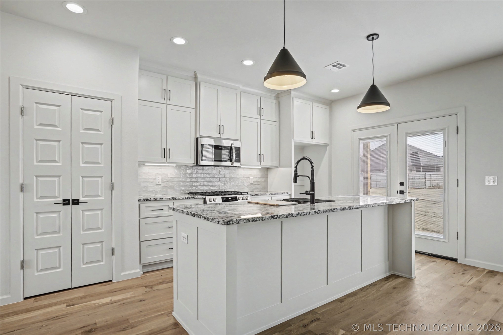 23087 E 106th Place S Property Photo 8