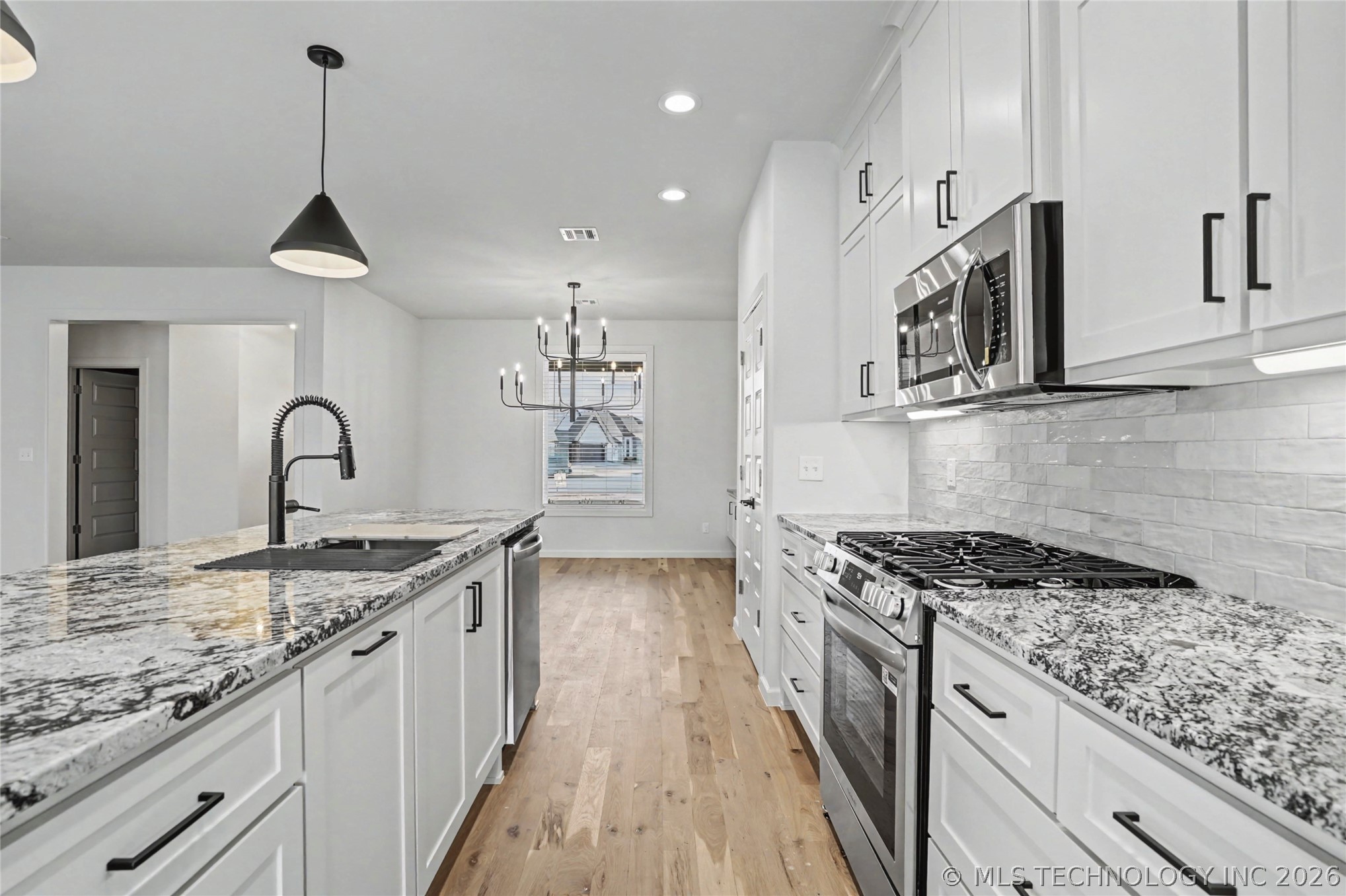 23087 E 106th Place S Property Photo 9