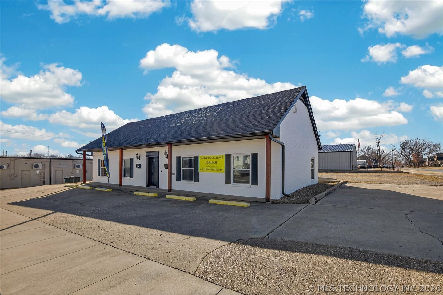 1201 Se Frank Phillips Boulevard Property Photo 2